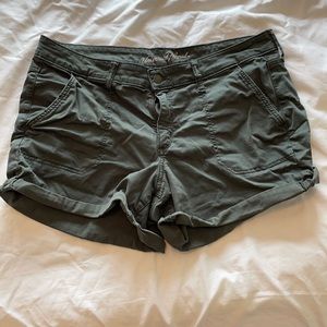 Universal Thread shorts